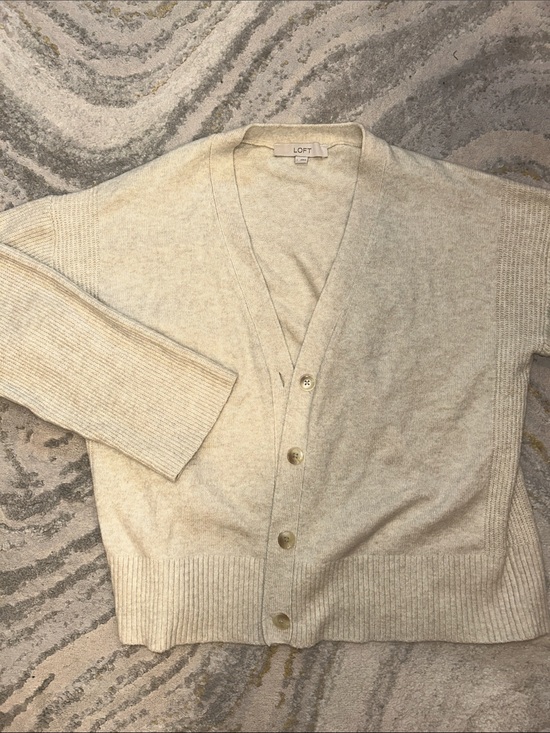 LOFT Sweaters - LOFT Women’s Cream V-Neck Button Cardigan